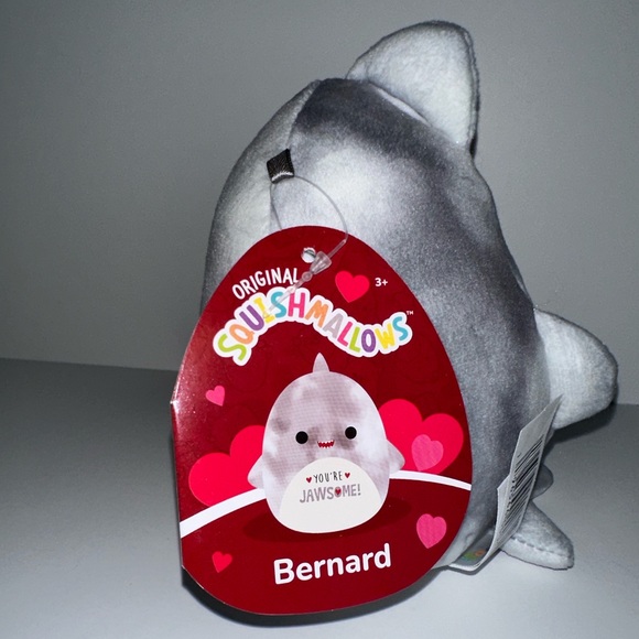 5" "You're Jawsome!" Bernard the Shark 2023 Valentines Squishmallows - Picture 2 of 4